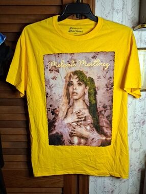 Melanie Martinez Large Yellow Tee Unisex NWOT